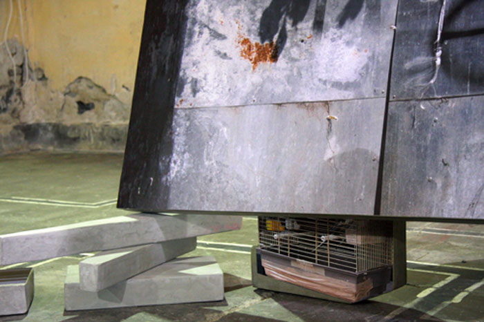 COMPOSITION WITH WOOD