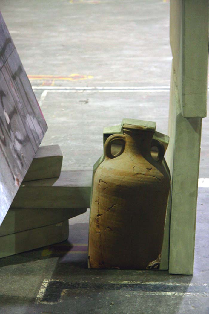 COMPOSITION WITH WOOD